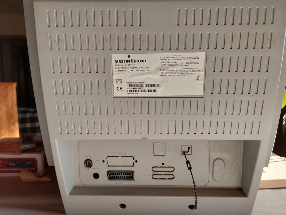 Televisão CRT 53 cm, Sanitron com descodificador TDT64739778976258122