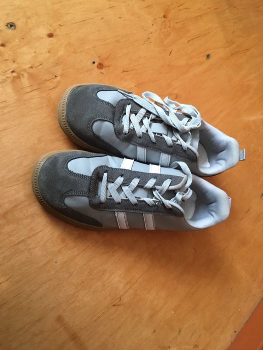 Кросівки самба майже нові !