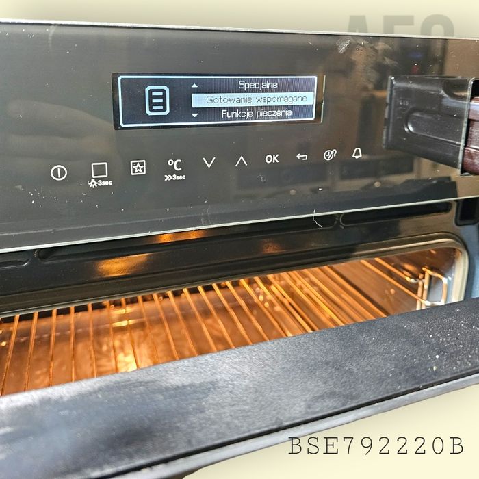 AEG BSE792220B – Piekarnik parowy SteamBoost – POWYSTAWOWY sklep 10tys