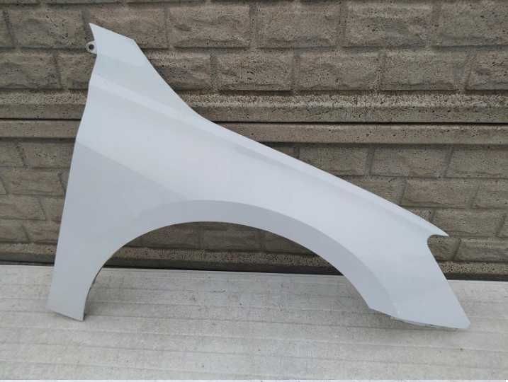 Audi A3 8Y крило праве ліве