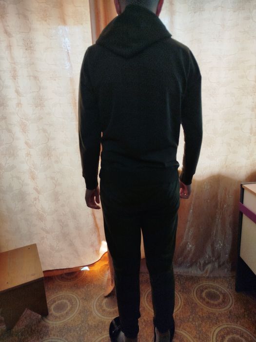 Продам спортивний костюм