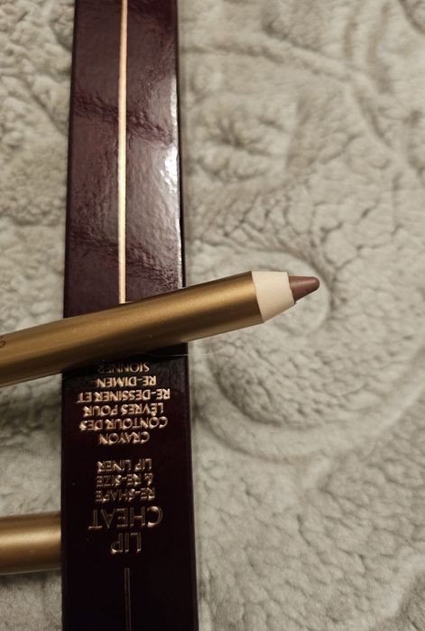 Konturówka do ust Charlotte Tilbury