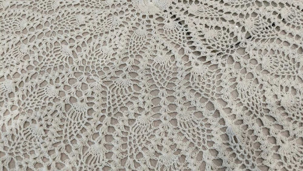 Toalha redonda de chá, branca, em crochet 90 cm