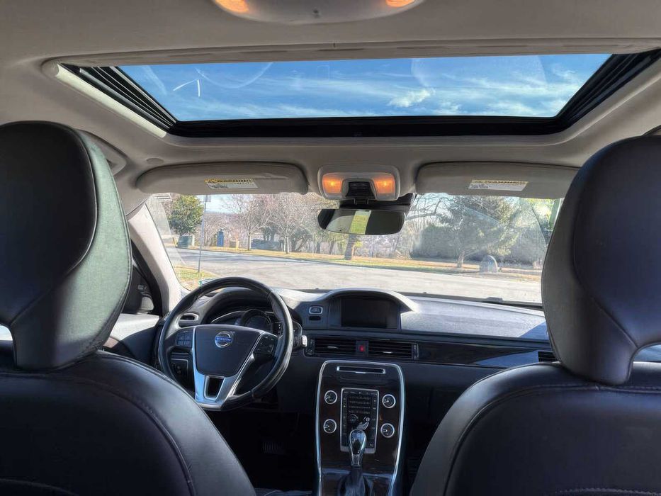 Volvo XC70 T6      2015