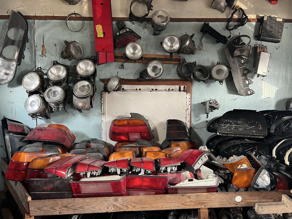 Стопи фанарі стопаки Е32 Е34 Е36 Е38 Е39 E46 Е53 Е60 Е65 F01 F10 F30