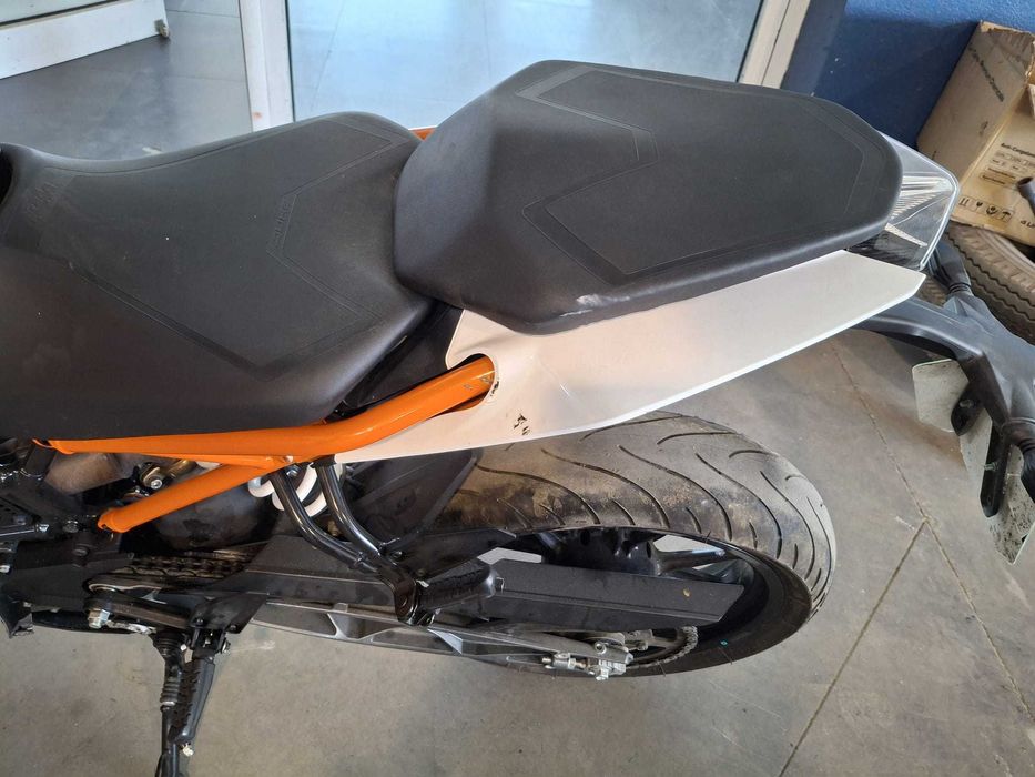Mota KTM Duke 125