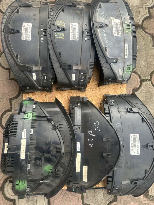 Панель приборів мерседес