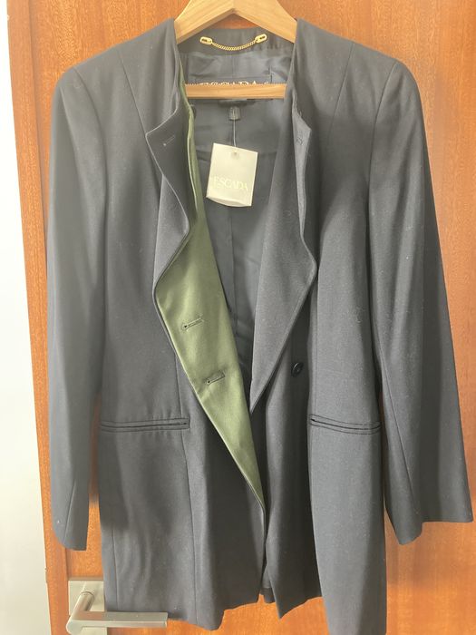 Casaco e camisa e vestido de senhora