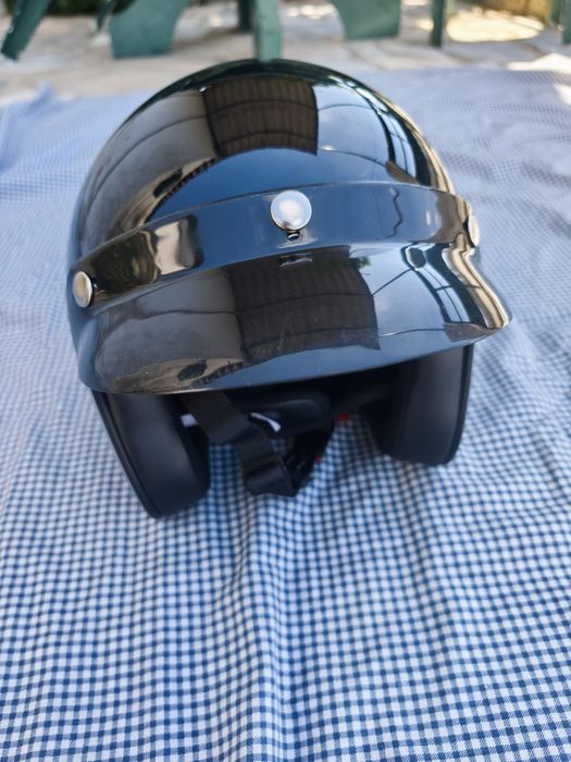 Capacete da marca Stormer
