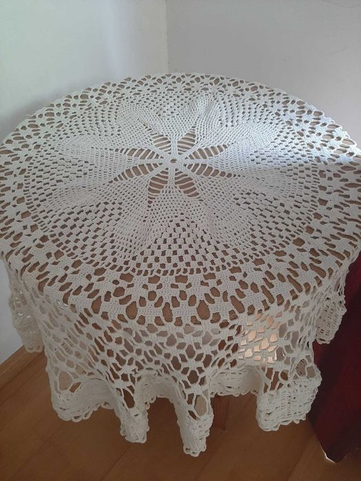 Toalha de renda branca nova