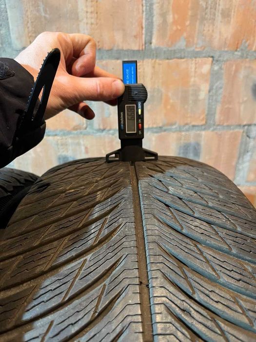 Michelin Pilot Alpin 5 245 45 R19 2023