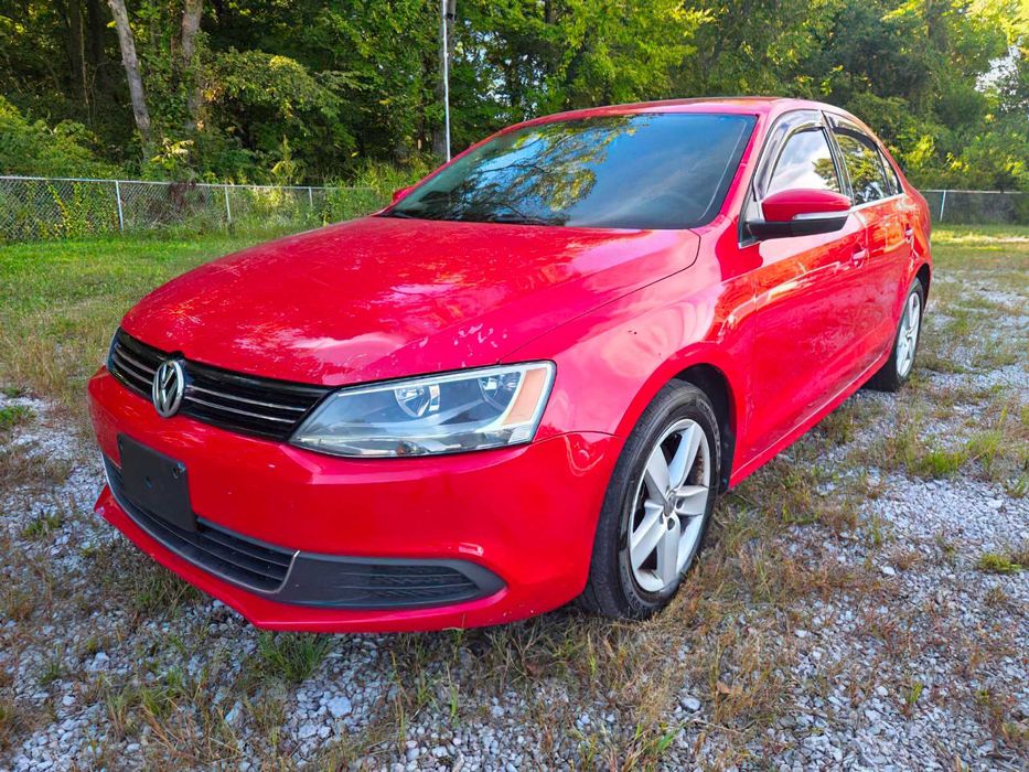 Volkswagen Jetta SE      2013