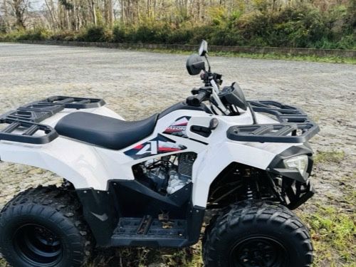Moto 4 AEON 200 (Como Nova)