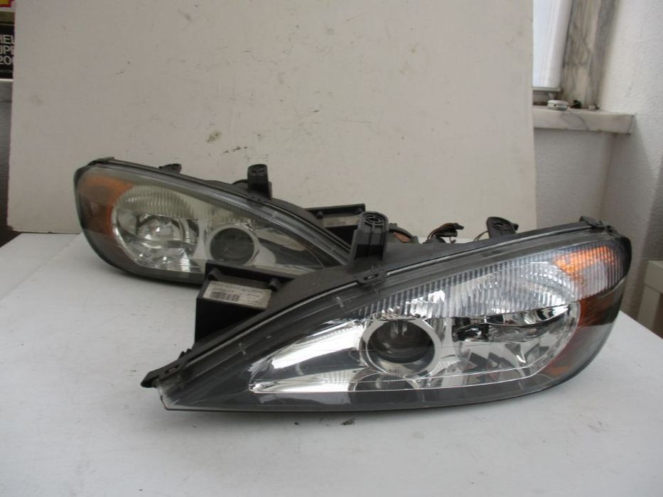 Farol Optica Nissan primera  P11 1999 a 2001 Xénon Direito