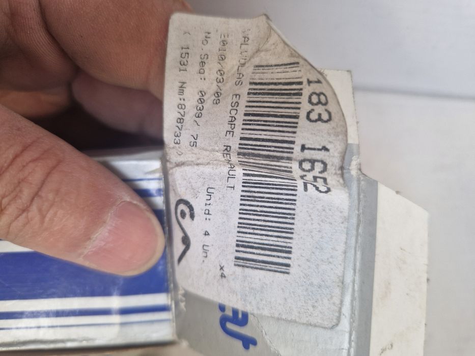 Varias peças para automóveis novas