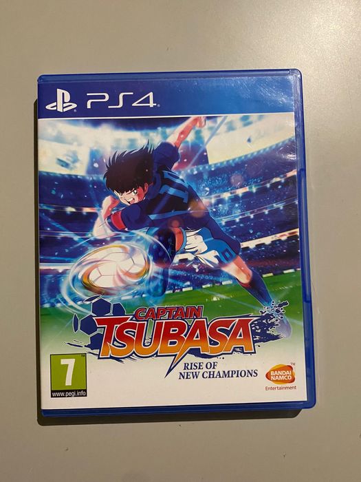 Ps4 branca+2 comandos+6 jogos