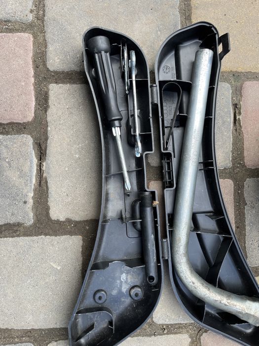 Домкрат ключ буксировочна петля набори