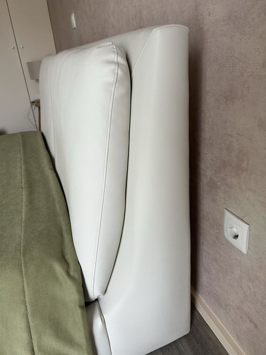 Cama casal 160x200 Pele sintetica com estrado