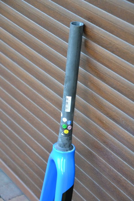 widelec full karbon Giant gravel sztywna oś nowy!