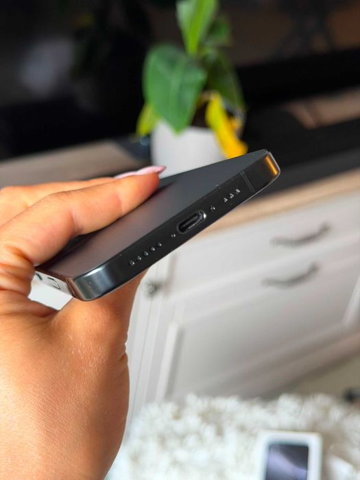 iPhone 16 Pro 256 GB Black Titanium + pełny zestaw + dowód zakupu
