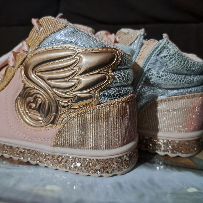 Buty sportowe 36 pudrowy róż z błyszczącymi ozdobami stan bdb