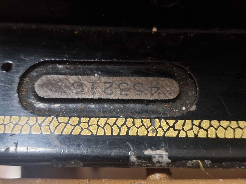 Máquina de Costura OLIVA