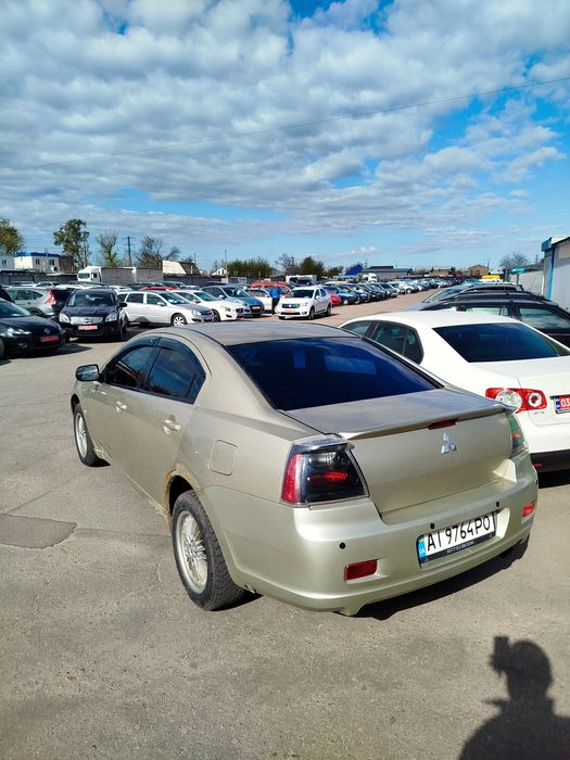 Mitsubishi Galant