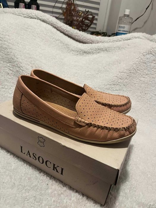 Jasnoróżowe/łososiowe mokasyny półbuty Lasocki 40