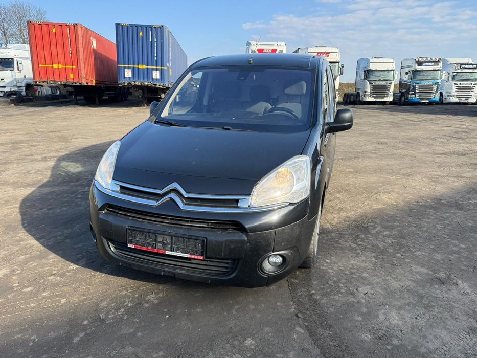 Citroën BERLINGO  pierwszy własciciel bezwypadkowy, stan bardzo dobry,klima, hak