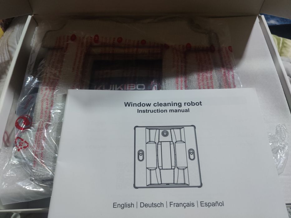 * **Робот-очищувач вікон Kuikibo K1
Автоматичний робот для миття вік
