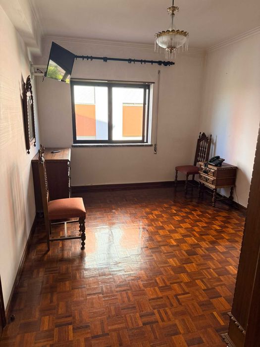 Apartamento T3 com garagem e arrumos – Coimbra Eiras