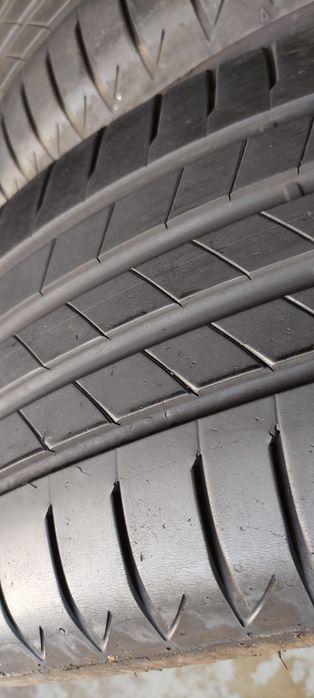 Pneus 225/50/18 Bridgestone semi novos
