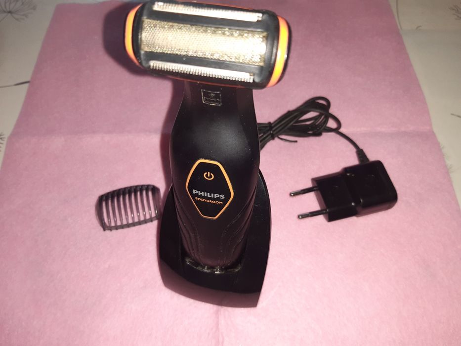 GOLARKA Philips Bodygroom NL9206AD-4 z podstawką do ładowania typ HQ850.
