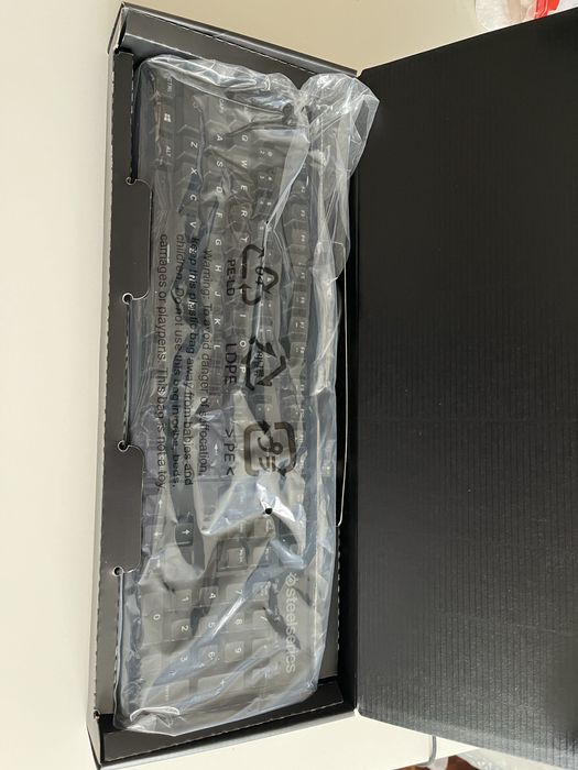 Teclado steelseries apex m400