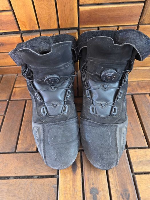 Kombinezon motocyklowy Adrenaline Cameleon 2.0 plus buty i rękawice.