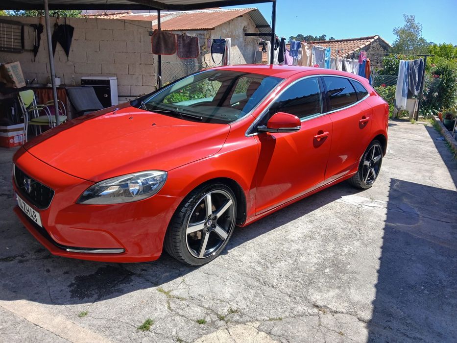 Volvo v40 1.6d R design com gps