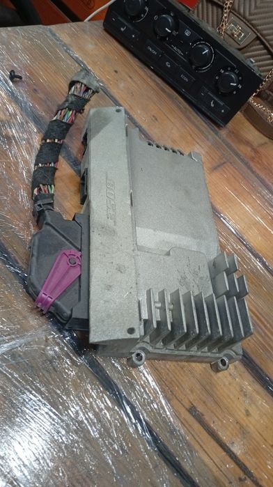 Усилитель звука bose audi a6 c6 q7 (4F0 035 223F)