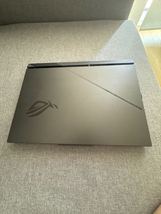 ASUS ROG Strix G16 Ryzen 9 / RTX 5070 Ti / 32GB / 1TB / Jak Nowy