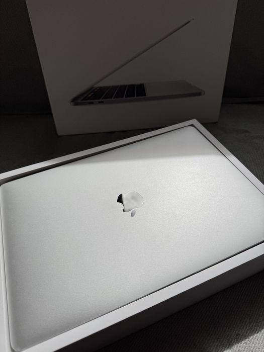 MacBook Pro 13” Touchbar446402874248407043