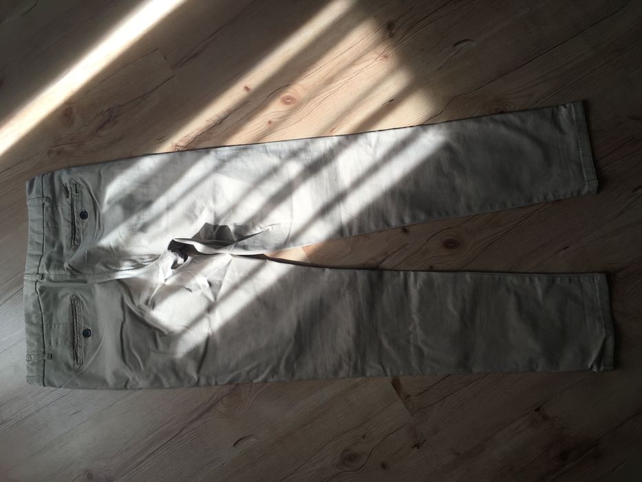 Sprzedam spodnie kremowe ZARA rozm 164