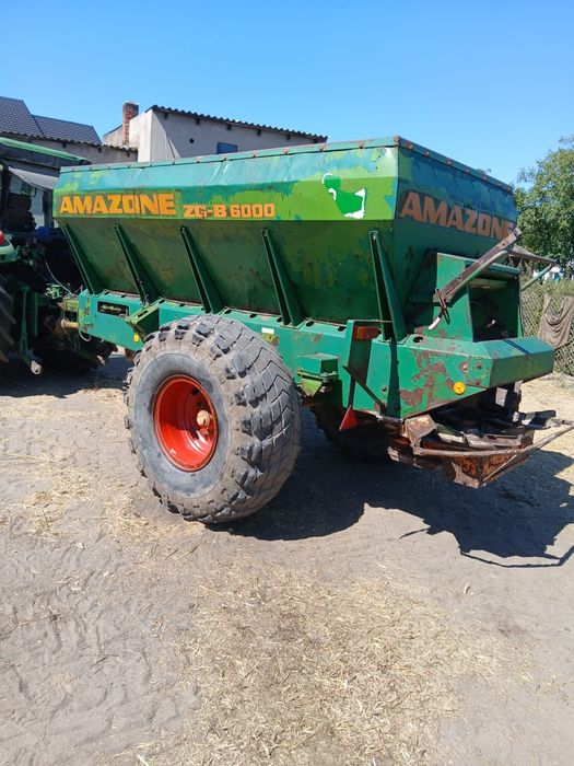 Rozsiewacz do wapna Amazone ZG-B 6000