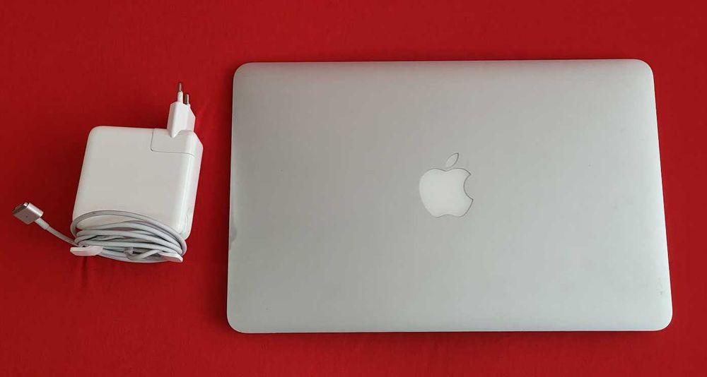 MacBook  Air 11Completamente Novo, com apenas 50 Ciclos de bateria