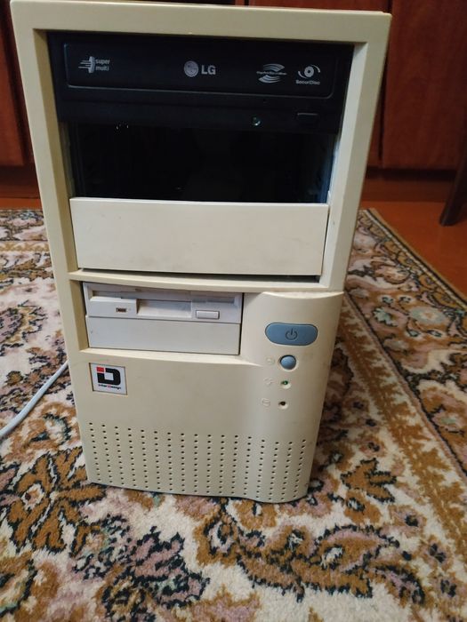 Продам б/у компютор