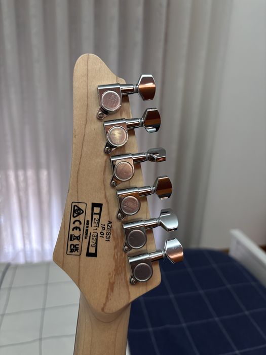 Guitarra Ibanez AZES31 + amplificador Crush 20L