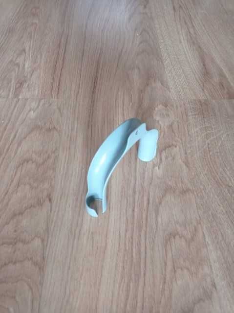 Uchwyt węża odpływowego do pralki