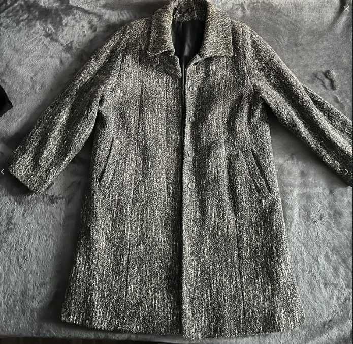 Długi płaszcz zimowy