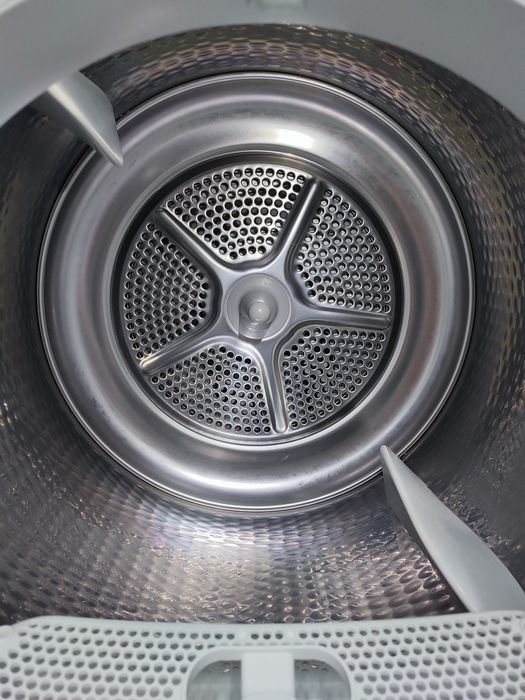 Сушильна машина з тепловим насосом Siemens IQ300