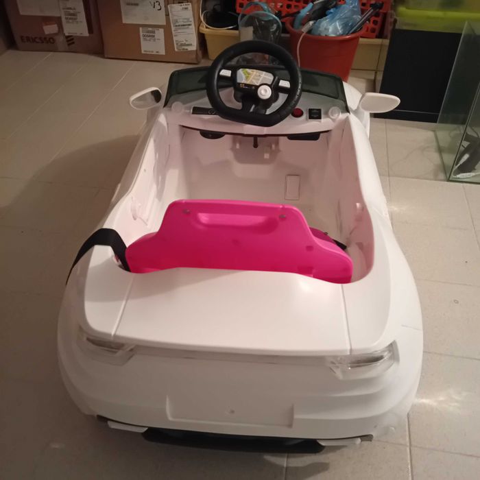 Carro menina passeio