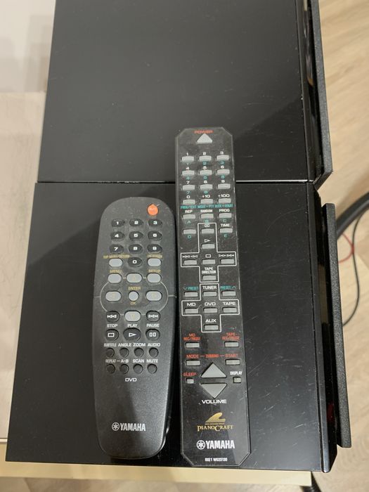 Zestaw mini wieża Hi-fi Yamaha E-400 z głośnikami