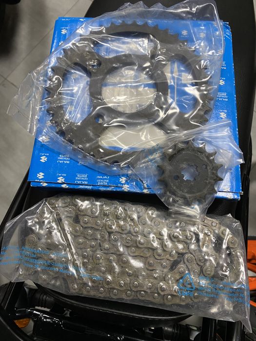 Комплект цепи и звёзд для мотоциклов Bajaj Boxer 125-150 Оригинал